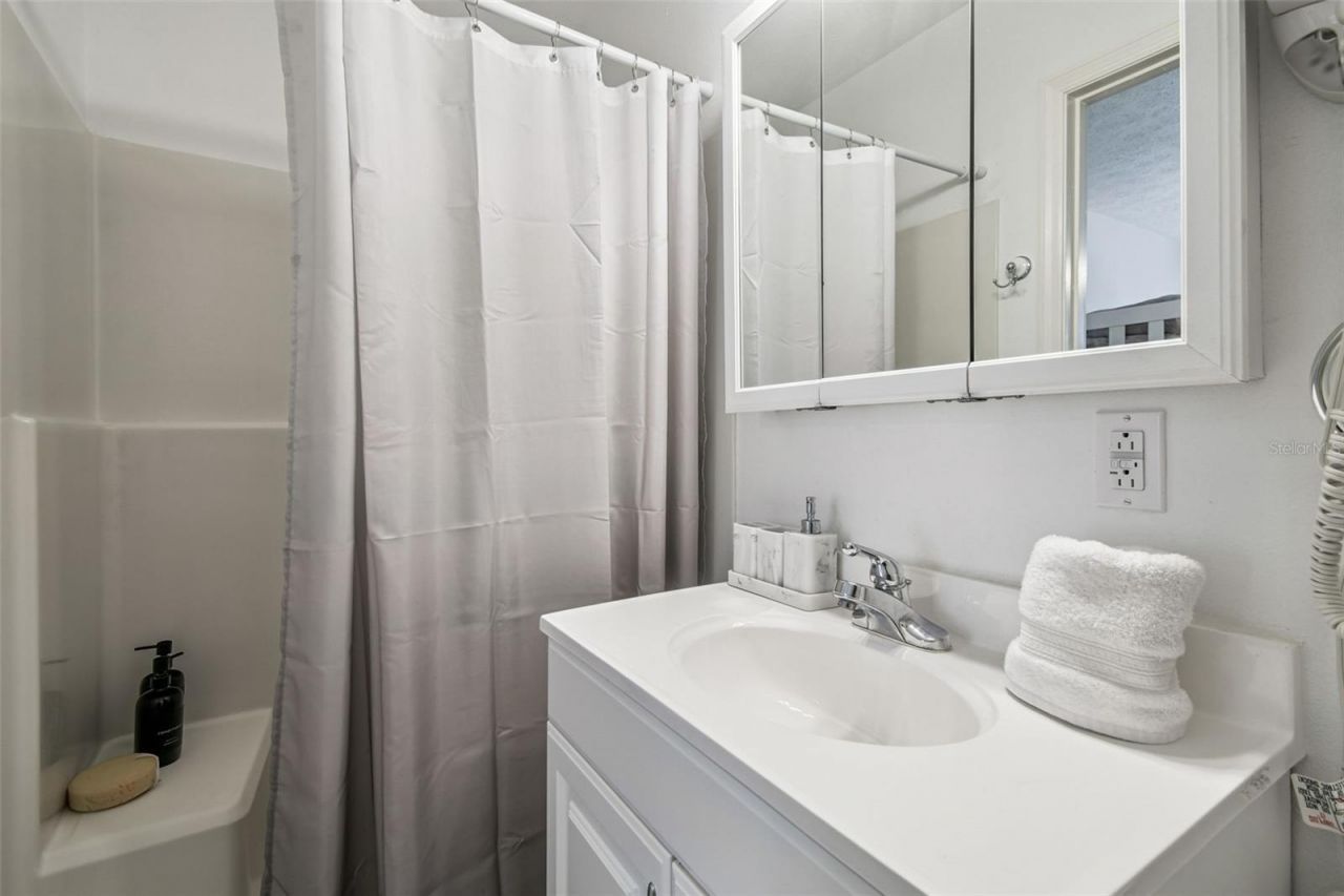 9914 Alavista Drive, Gibsonton, FL 33534 Photo