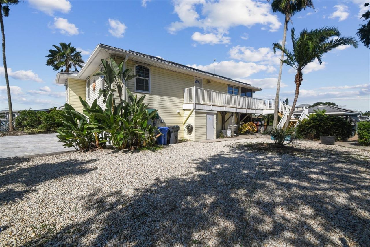 9914 Alavista Drive, Gibsonton, FL 33534 Photo