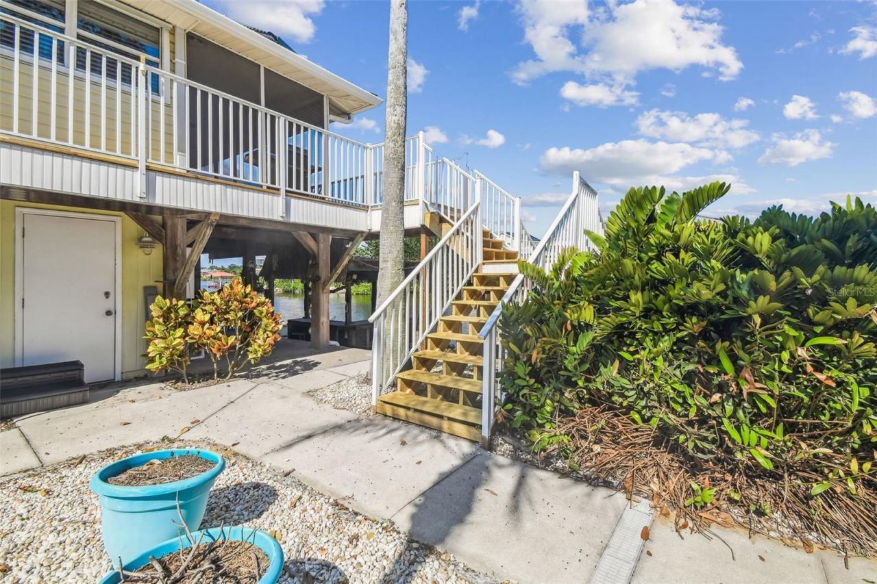 9914 Alavista Drive, Gibsonton, FL 33534 Photo