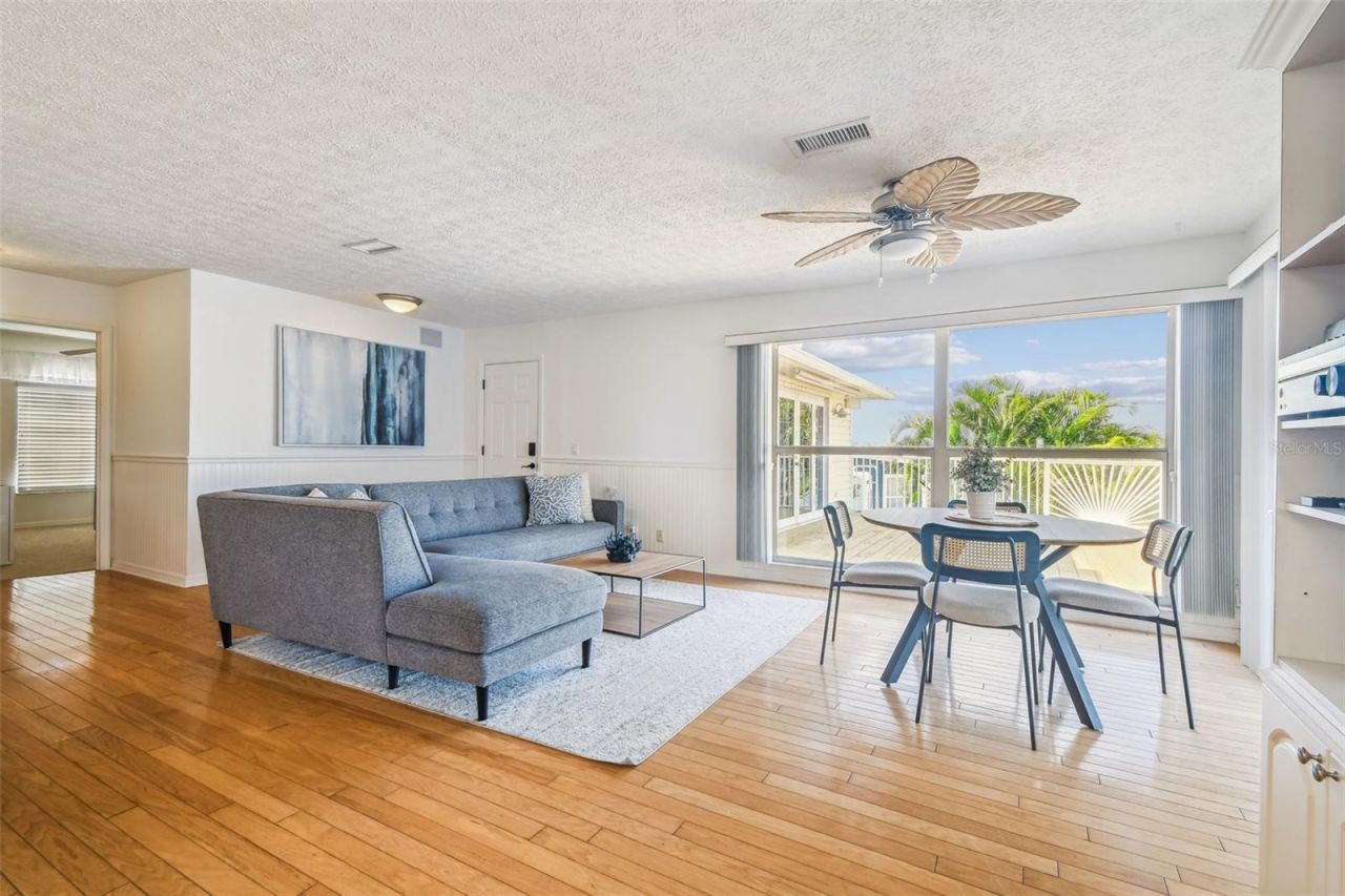 9914 Alavista Drive, Gibsonton, FL 33534 Photo