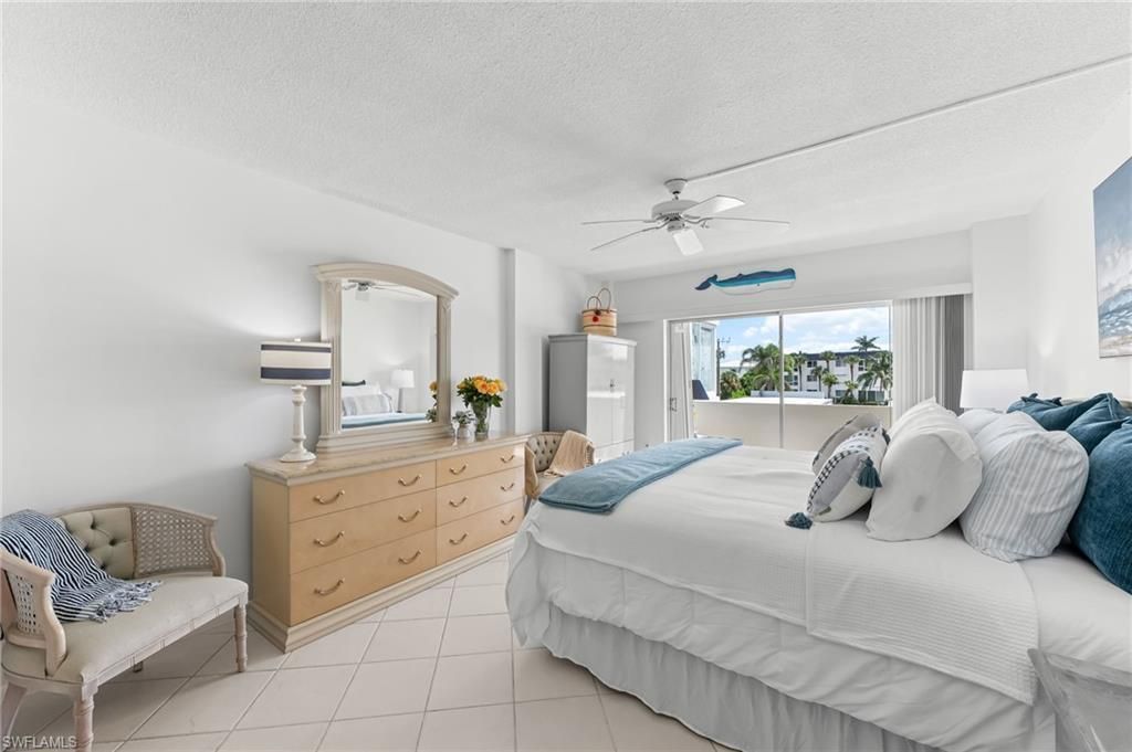 1977 Gulf Shore Blvd N, Unit 204, Naples, FL 34102 Photo