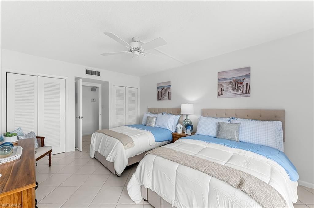 1977 Gulf Shore Blvd N, Unit 204, Naples, FL 34102 Photo