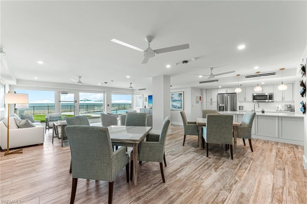 1977 Gulf Shore Blvd N, Unit 204, Naples, FL 34102 Photo