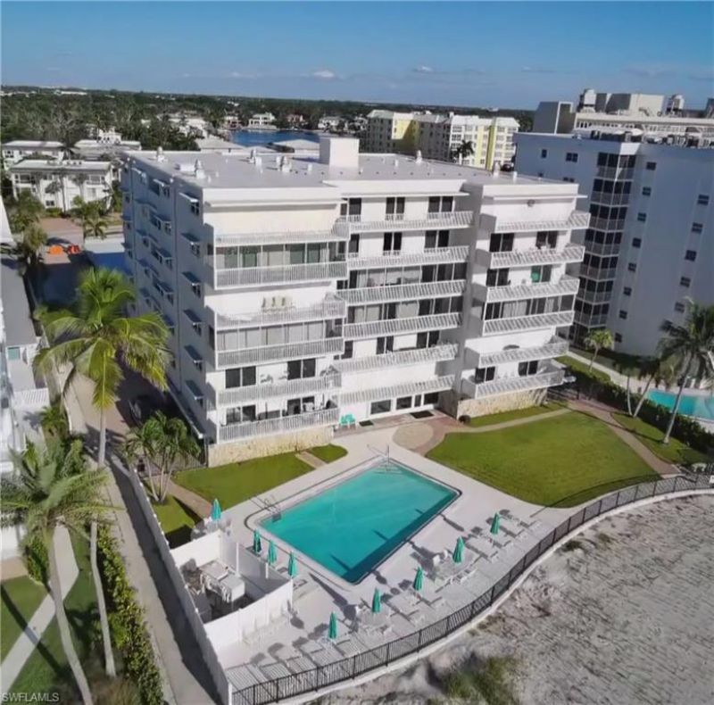 1977 Gulf Shore Blvd N, Unit 204, Naples, FL 34102 Photo