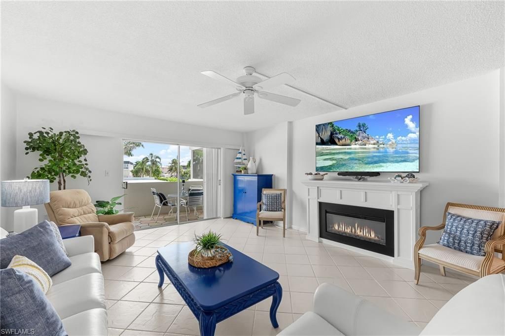 1977 Gulf Shore Blvd N, Unit 204, Naples, FL 34102 Photo