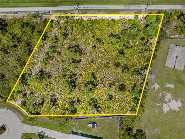9437 Treasure Lake CT, ST. JAMES CITY, FL 33956
