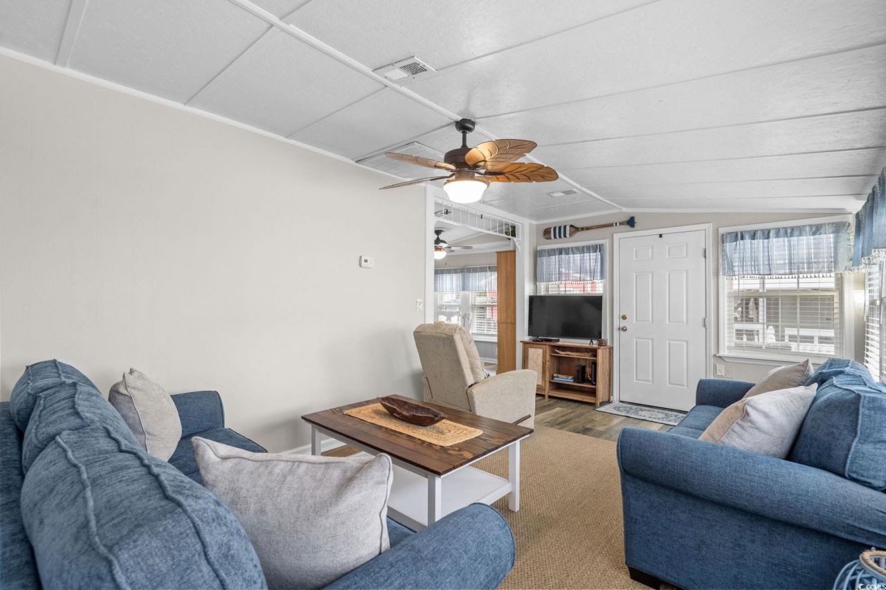 6001 - 1585 S Kings Hwy. Photo 12