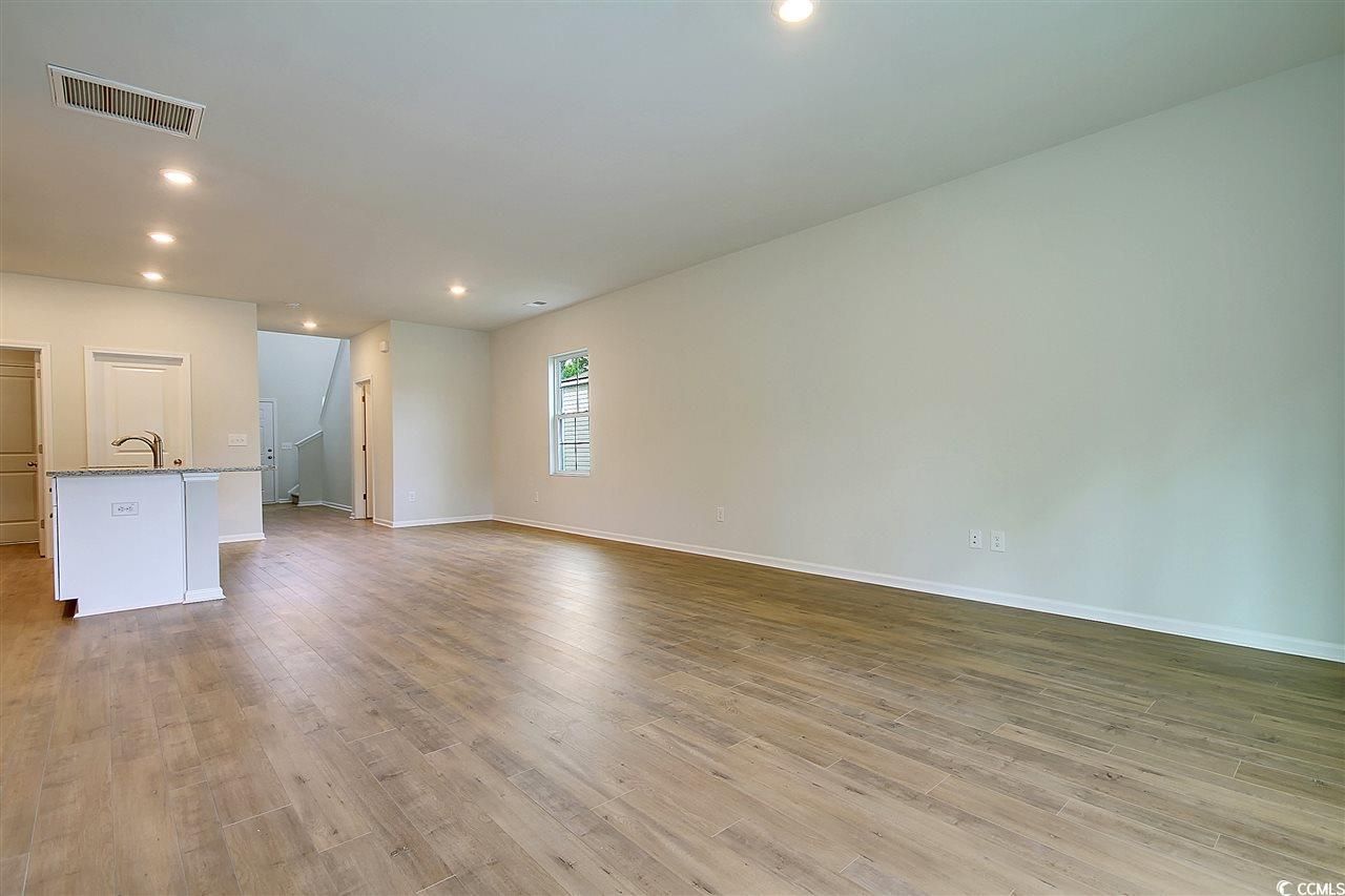 1100 Tibetan St. Photo 25