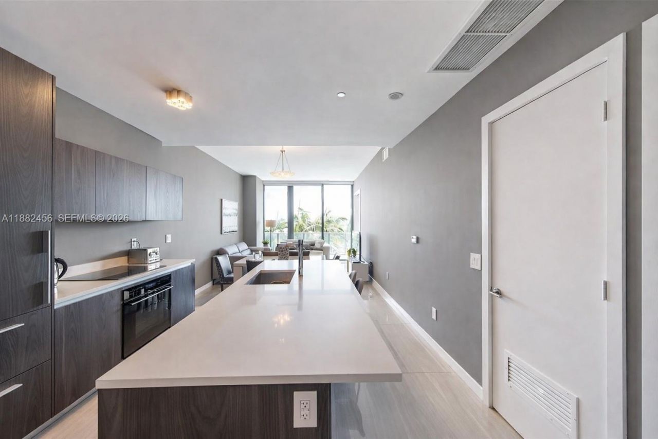 480 NE 31st St, Unit 702, Miami, FL 33137 Photo