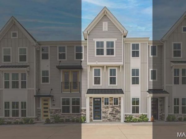 8923 Gateway Heights, Unit 94-805, Richmond Heights, MO 63144