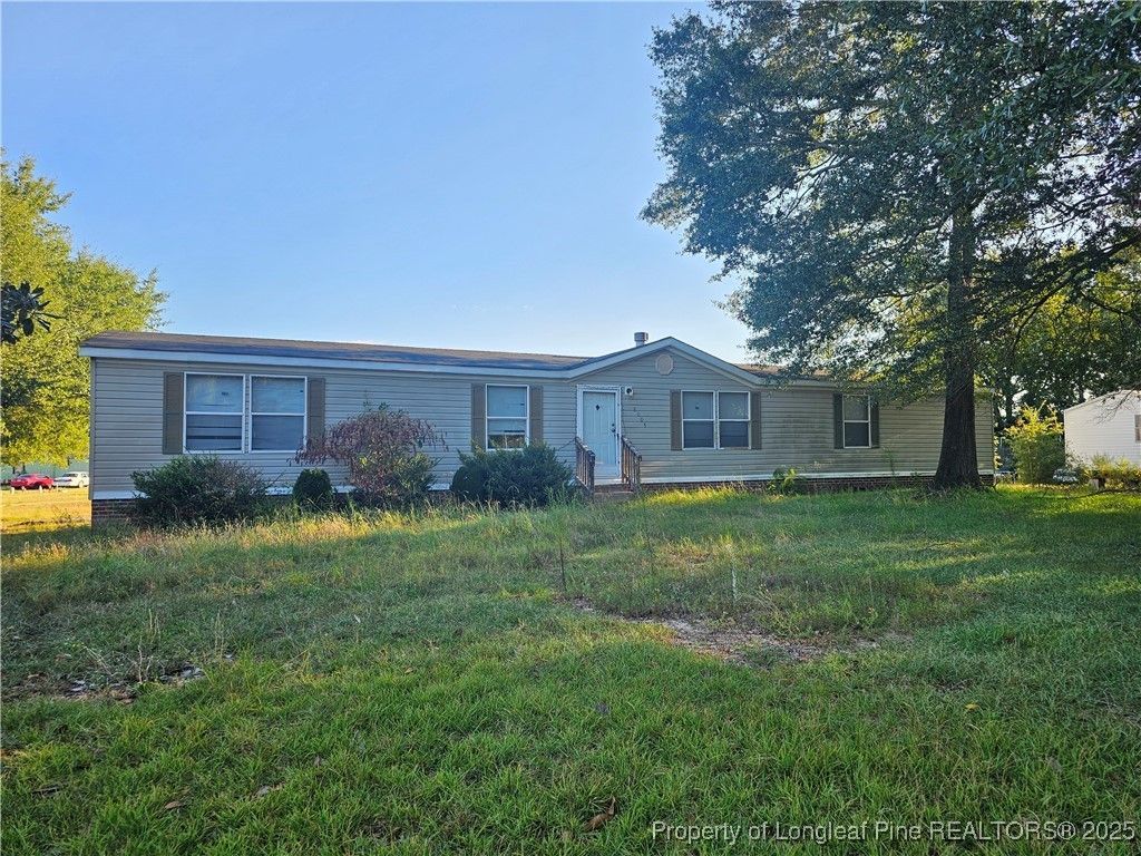 8005 Twisted Oaks Drive, Fayetteville, NC 28312 Main Photo