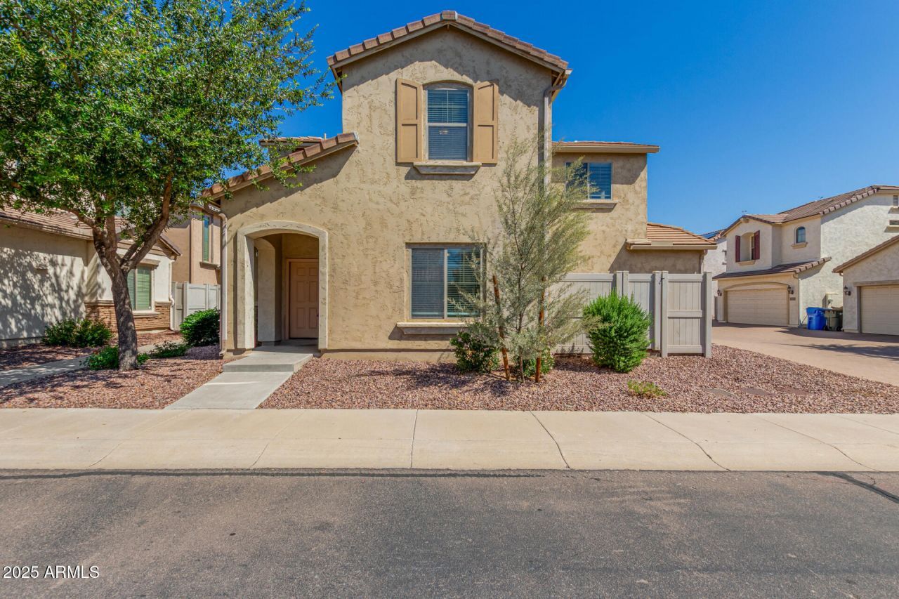 15933 N 19th Drive, Phoenix, AZ 85023 Main Photo