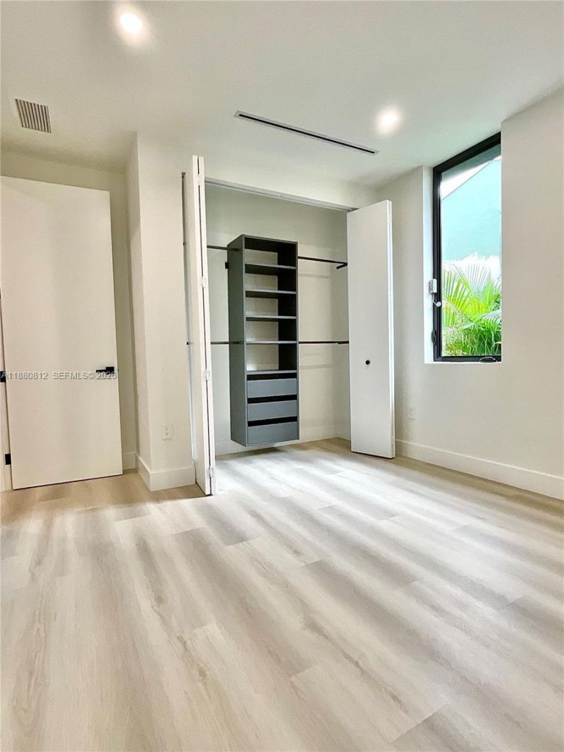 536 NW 48th St, Miami, FL 33127 Photo