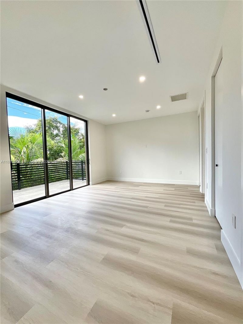 536 NW 48th St, Miami, FL 33127 Photo