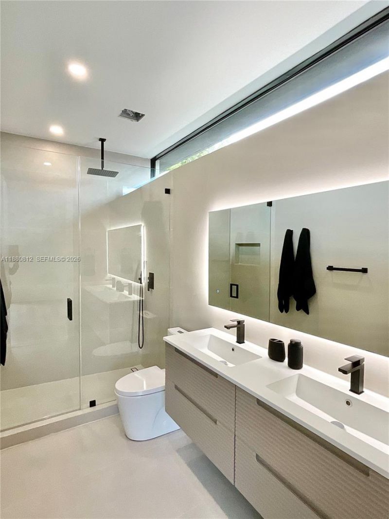 536 NW 48th St, Miami, FL 33127 Photo