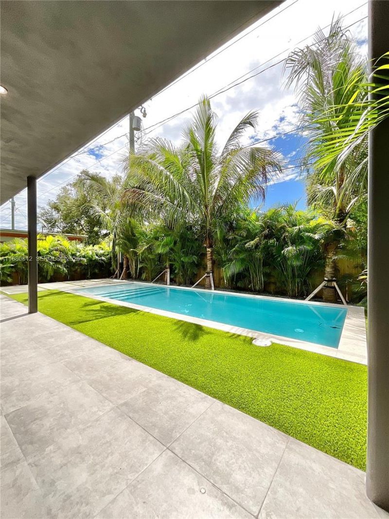 536 NW 48th St, Miami, FL 33127 Photo