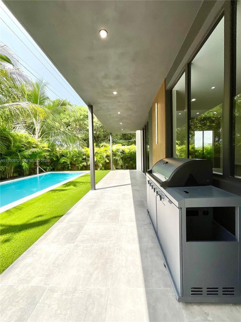 536 NW 48th St, Miami, FL 33127 Photo