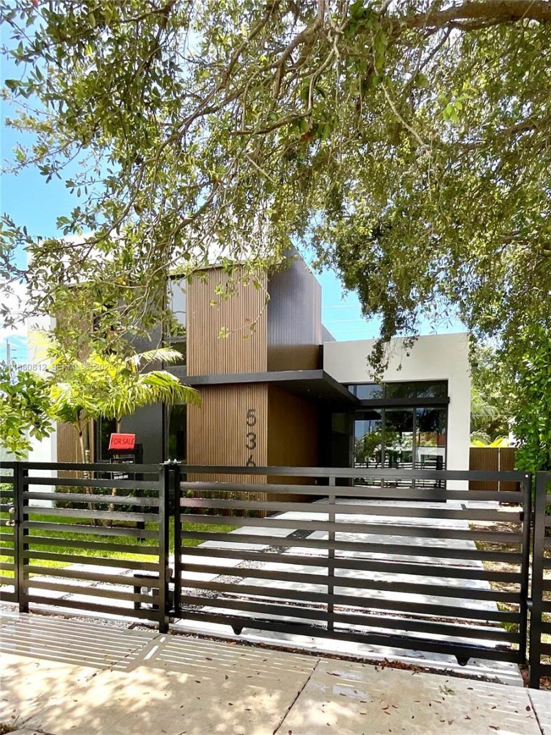 536 NW 48th St, Miami, FL 33127 Photo