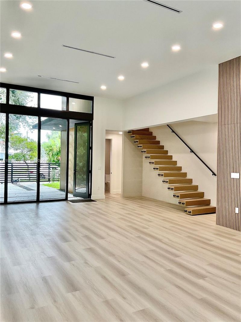 536 NW 48th St, Miami, FL 33127 Photo