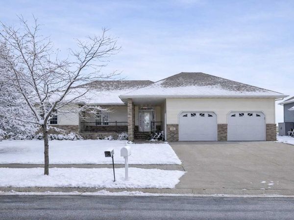 766 36th Street S, Moorhead, MN 56560