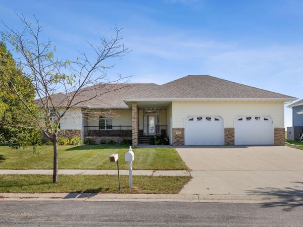 766 36th Street S, Moorhead, MN 56560