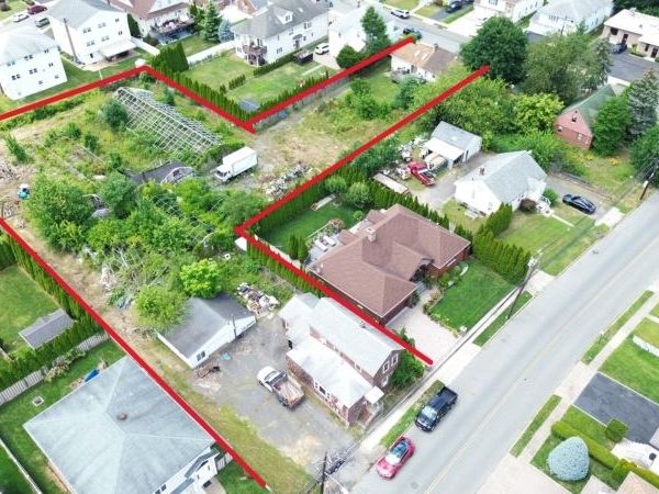 340 E 54Th St, Elmwood Park, NJ 07407