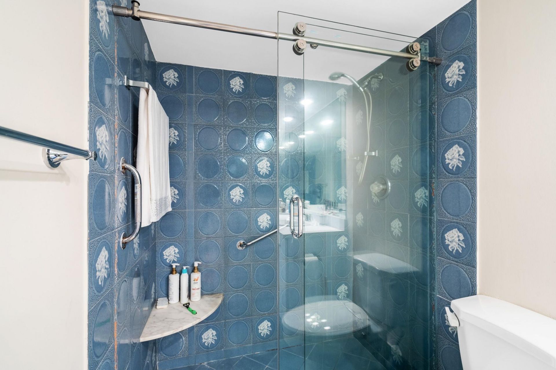 3800 Oaks Clubhouse Drive, Unit 110, Pompano Beach, FL 33069 Photo