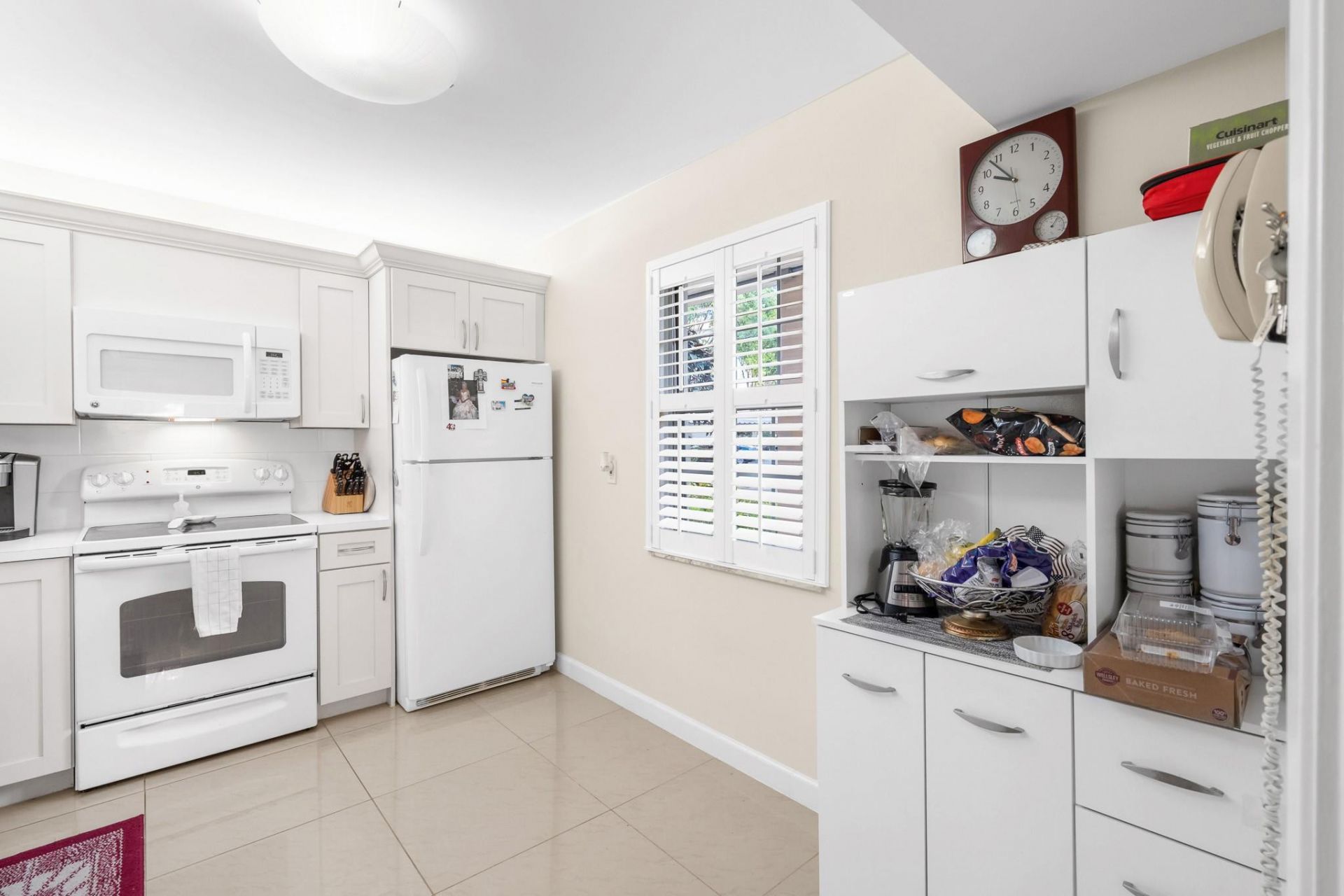 3800 Oaks Clubhouse Drive, Unit 110, Pompano Beach, FL 33069 Photo