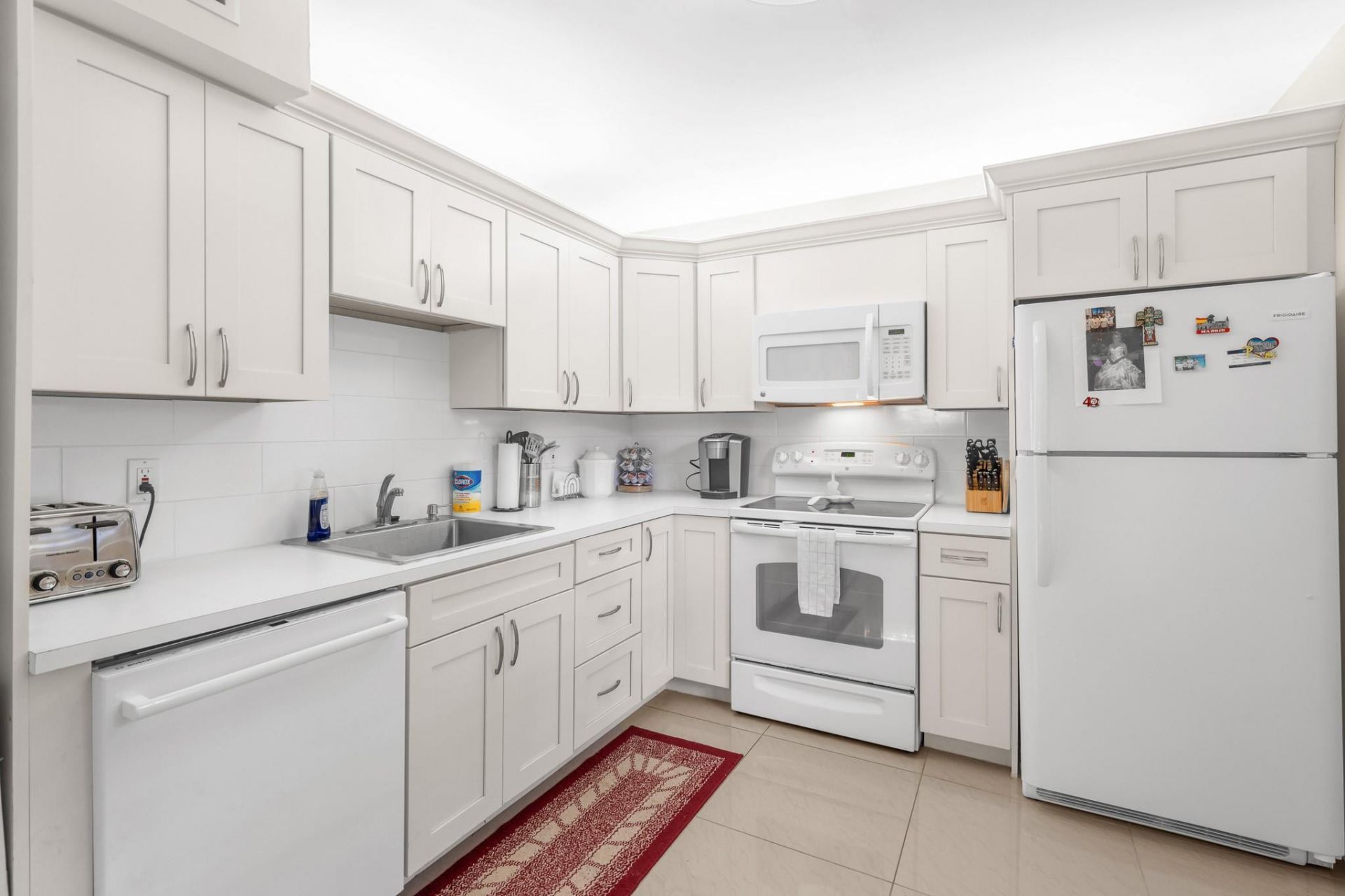 3800 Oaks Clubhouse Drive, Unit 110, Pompano Beach, FL 33069 Photo