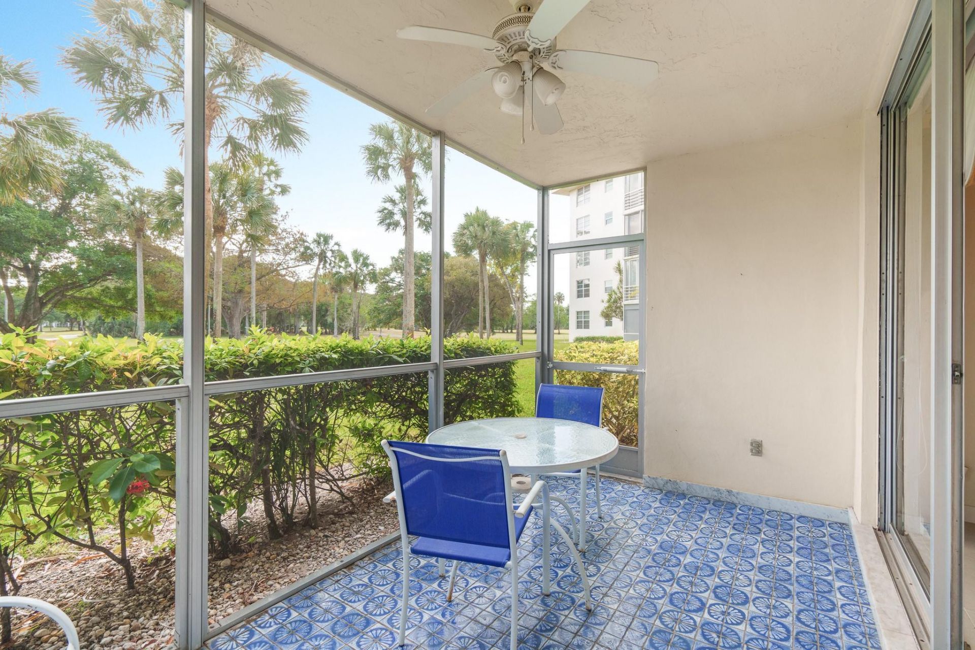 3800 Oaks Clubhouse Drive, Unit 110, Pompano Beach, FL 33069 Photo