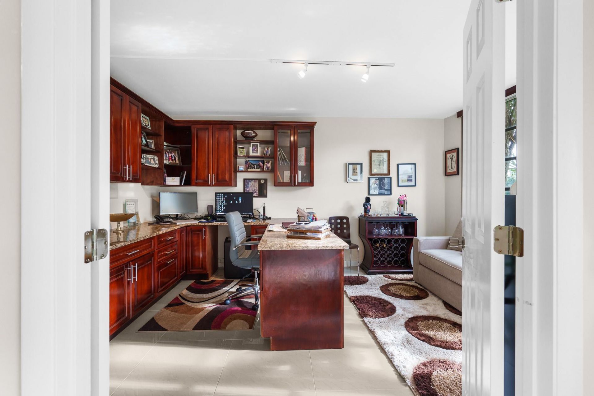 3800 Oaks Clubhouse Drive, Unit 110, Pompano Beach, FL 33069 Photo