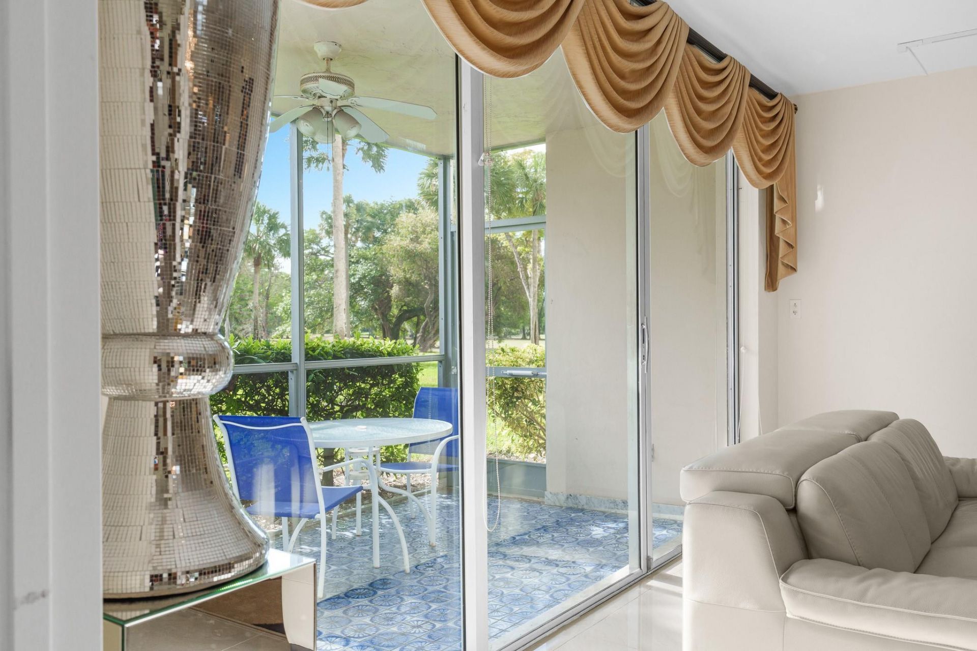 3800 Oaks Clubhouse Drive, Unit 110, Pompano Beach, FL 33069 Photo