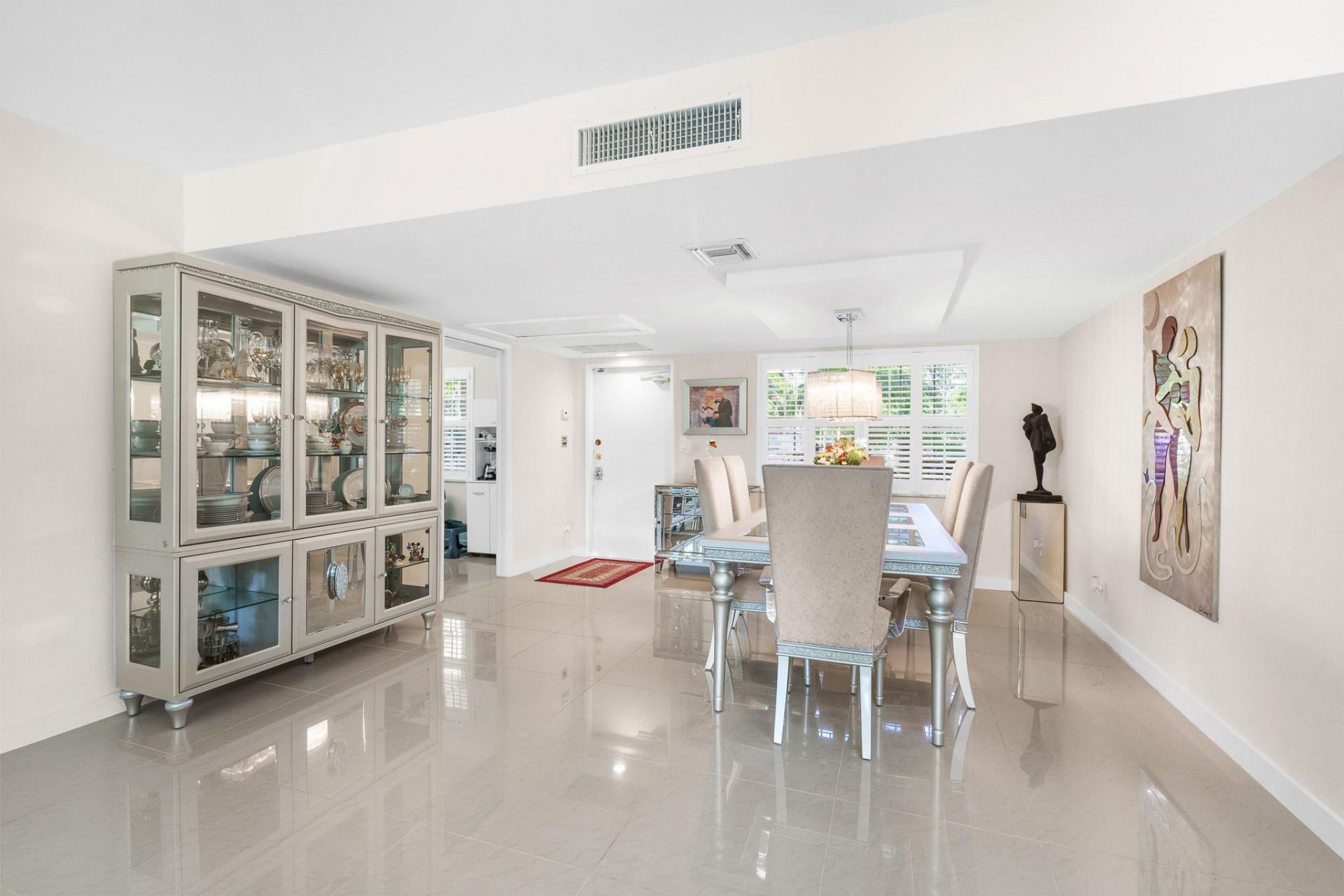 3800 Oaks Clubhouse Drive, Unit 110, Pompano Beach, FL 33069 Photo