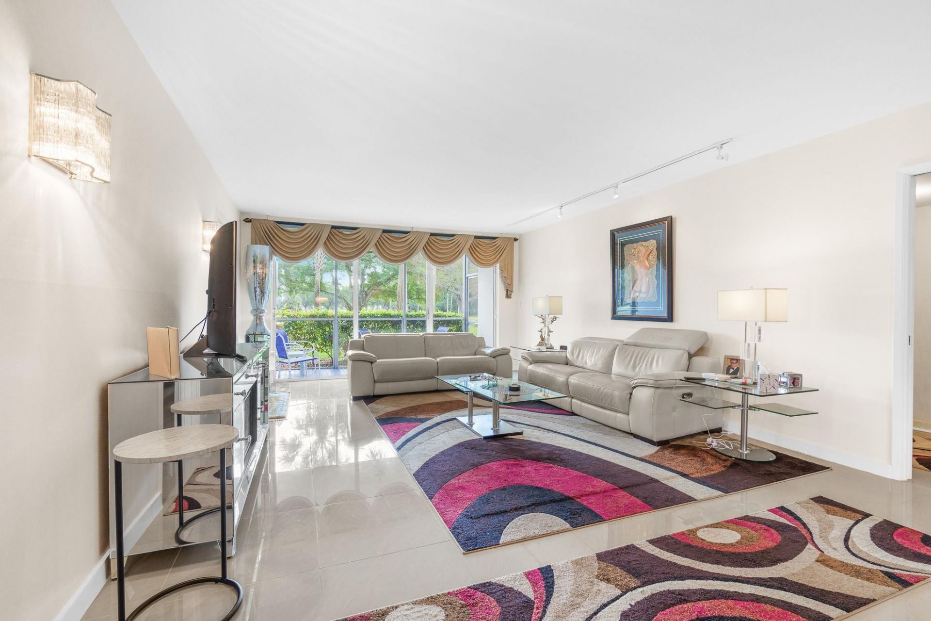 3800 Oaks Clubhouse Drive, Unit 110, Pompano Beach, FL 33069 Photo