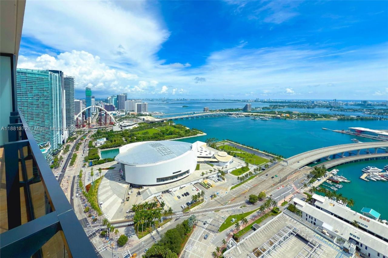 398 NE 5th St, Unit 3810, Miami, FL 33132 Photo