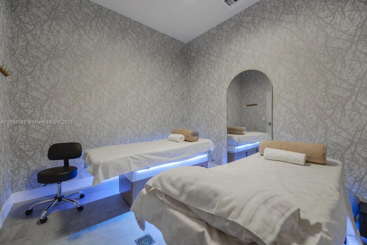 239 SW 9th St, Unit 1601, Miami, FL 33130 Photo