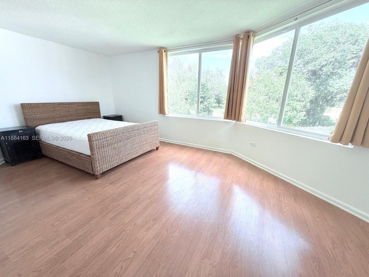 1201 NE 191st St, Unit G304, Miami, FL 33179 Photo