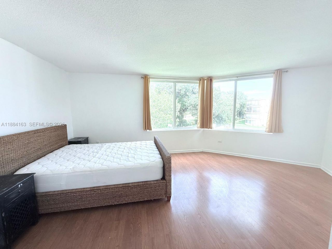 1201 NE 191st St, Unit G304, Miami, FL 33179 Photo