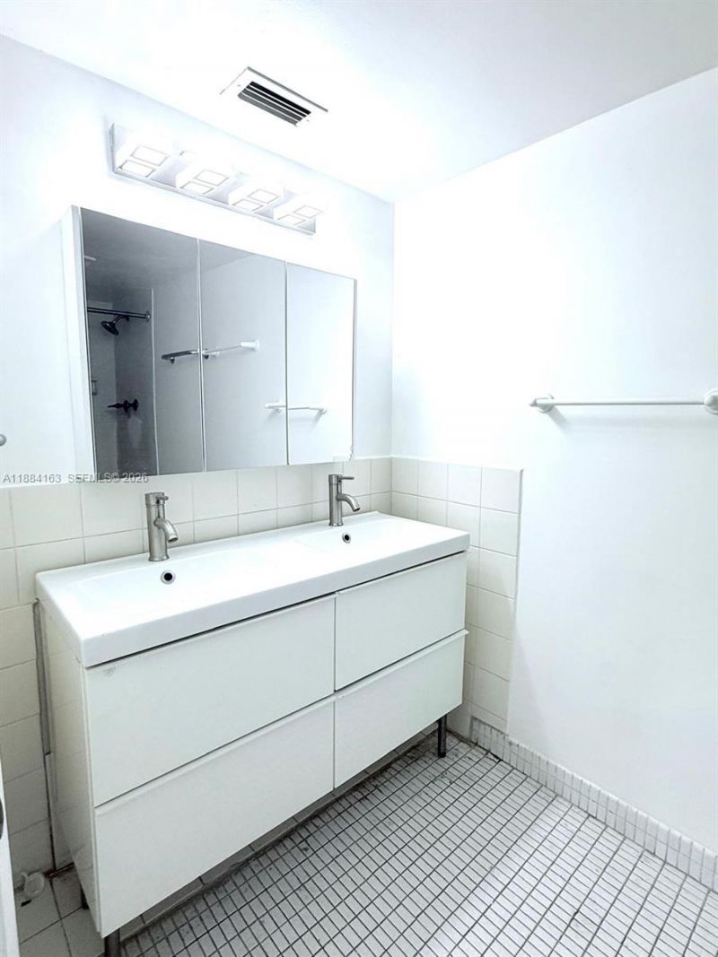 1201 NE 191st St, Unit G304, Miami, FL 33179 Photo