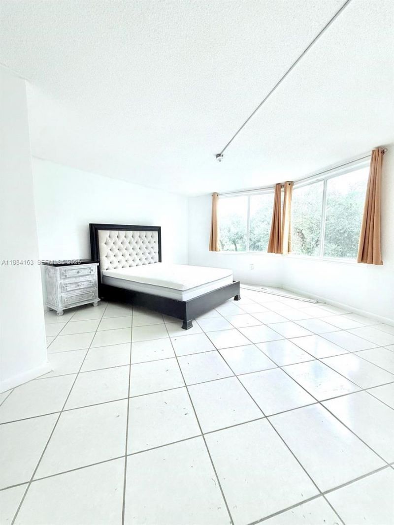 1201 NE 191st St, Unit G304, Miami, FL 33179 Photo