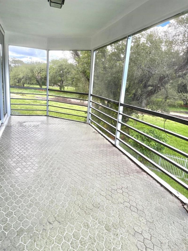 1201 NE 191st St, Unit G304, Miami, FL 33179 Photo