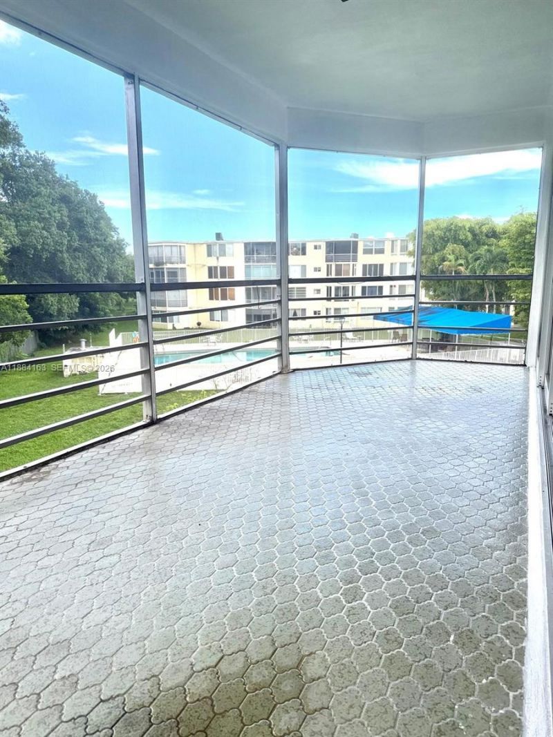 1201 NE 191st St, Unit G304, Miami, FL 33179 Photo