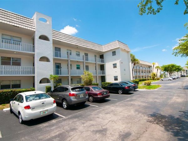8300 Sunrise Lakes Blvd, Unit 206, Sunrise, FL 33322