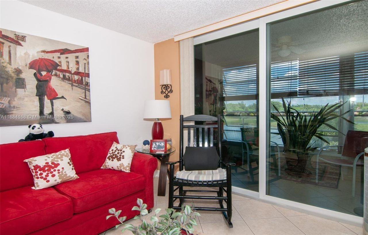 8300 Sunrise Lakes Blvd, Unit 206, Sunrise, FL 33322 Photo