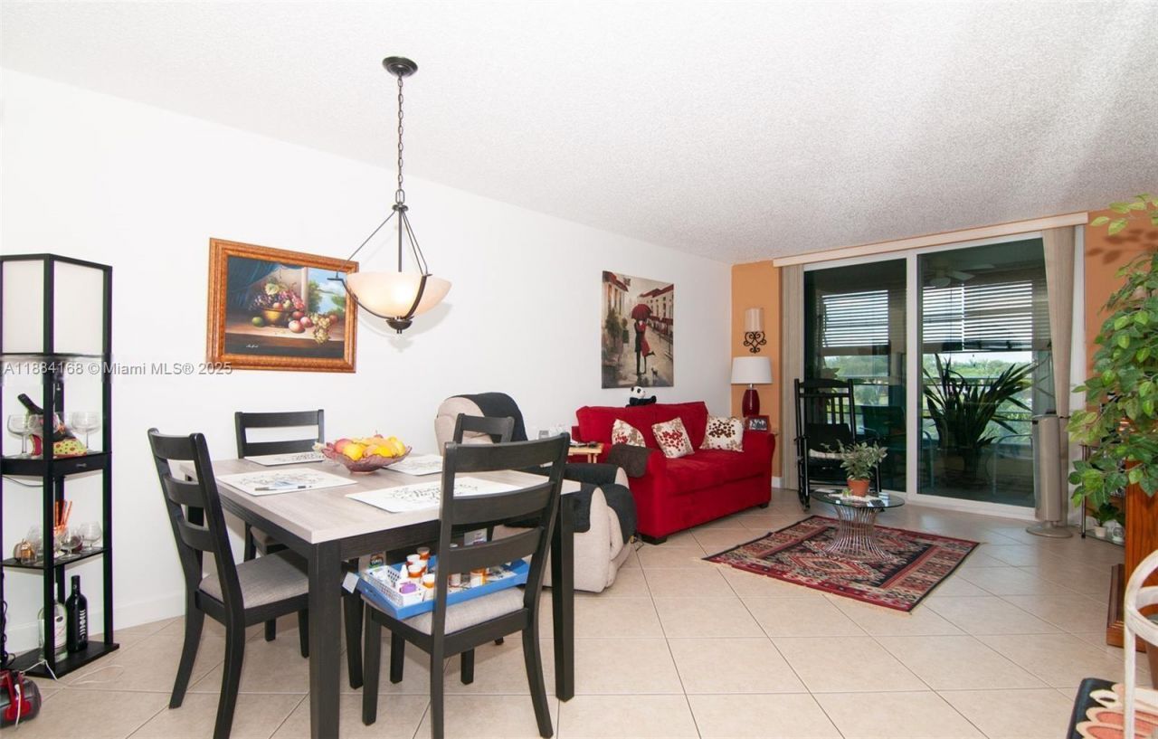 8300 Sunrise Lakes Blvd, Unit 206, Sunrise, FL 33322 Photo