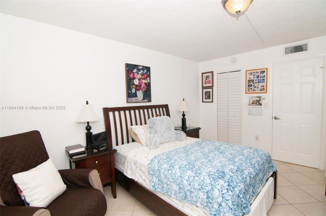 8300 Sunrise Lakes Blvd, Unit 206, Sunrise, FL 33322 Photo