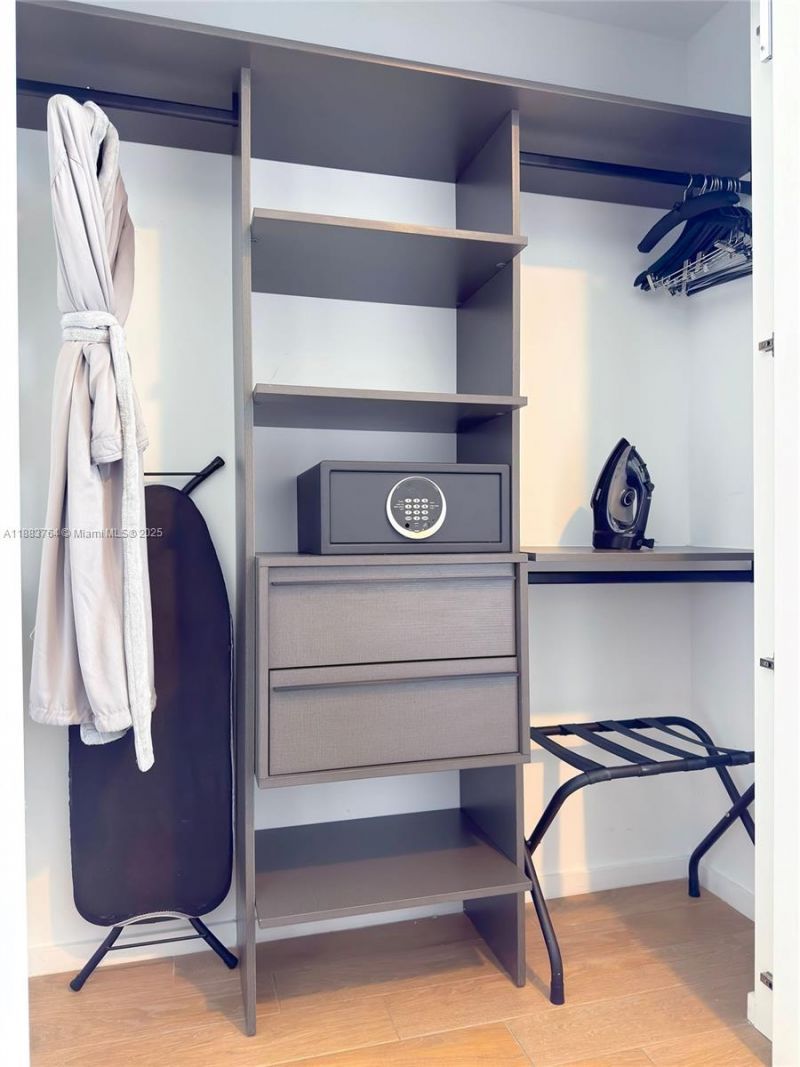 398 NE 5th St, Unit 2410, Miami, FL 33132 Photo