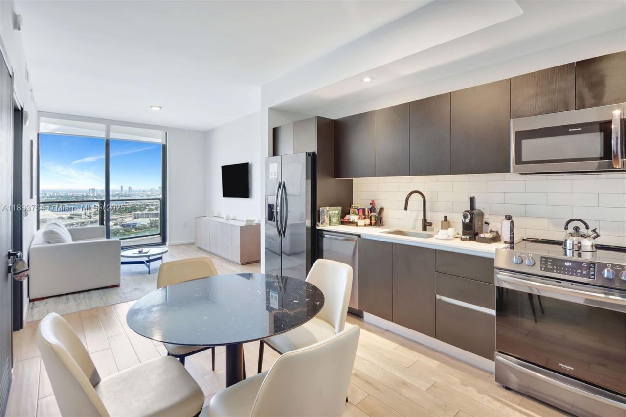 398 NE 5th St, Unit 2410, Miami, FL 33132 Photo