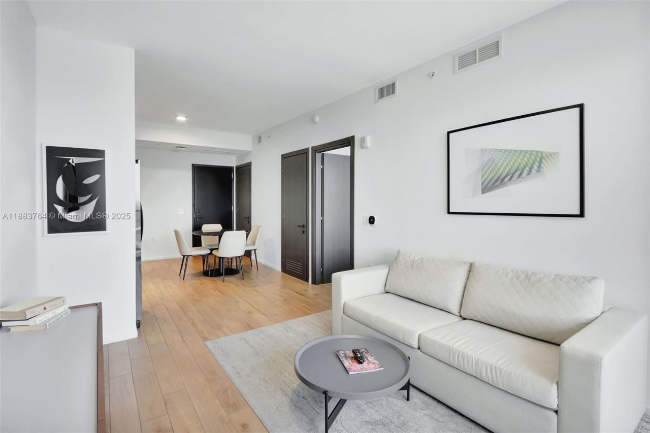 398 NE 5th St, Unit 2410, Miami, FL 33132 Photo