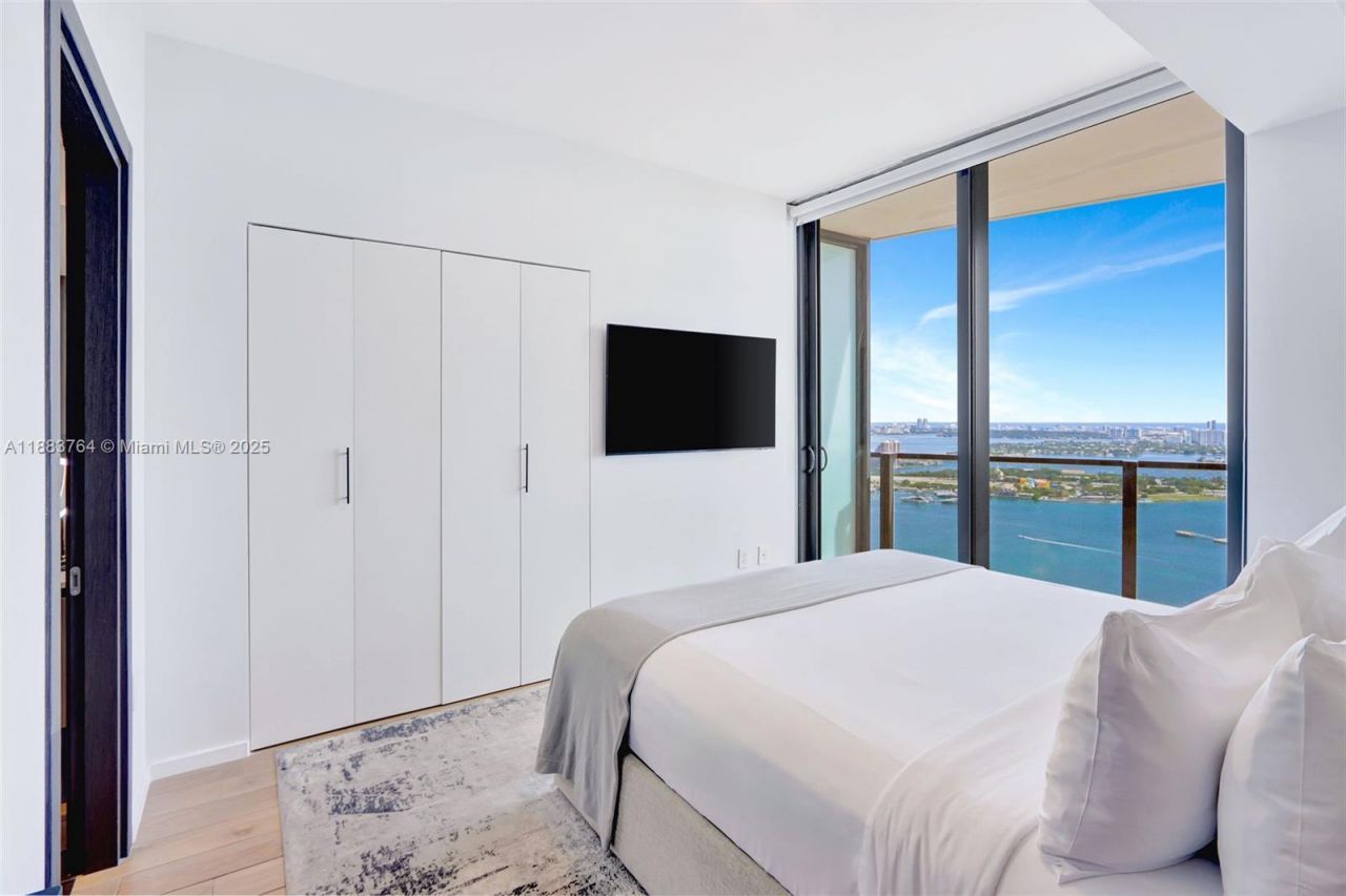 398 NE 5th St, Unit 2410, Miami, FL 33132 Photo